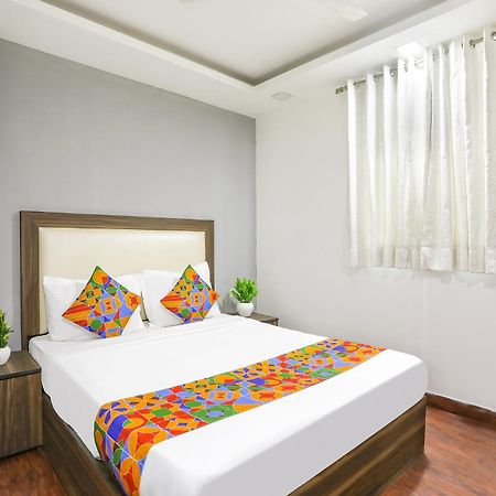 Fabexpress The Arrow Hotel New Delhi Exterior photo