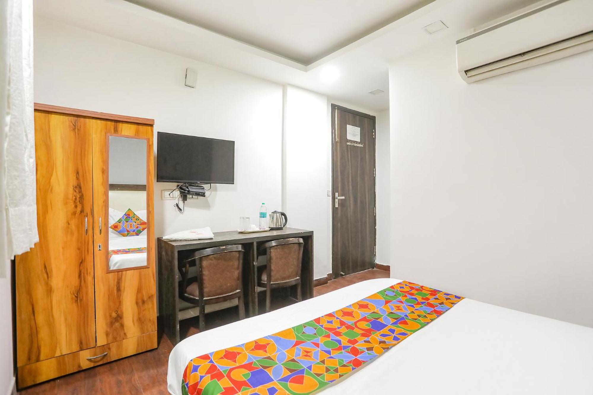 Fabexpress The Arrow Hotel New Delhi Exterior photo