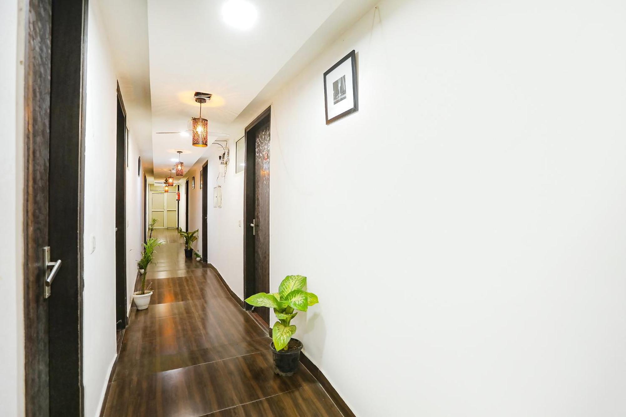 Fabexpress The Arrow Hotel New Delhi Exterior photo