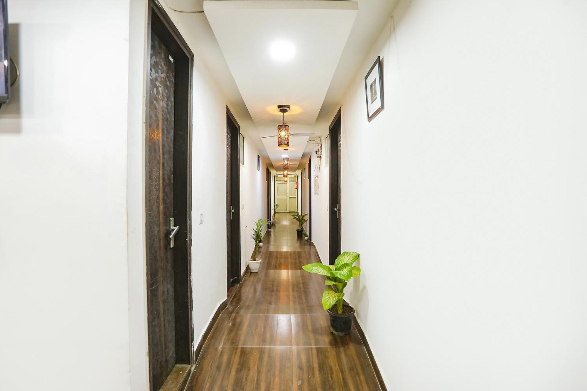 Fabexpress The Arrow Hotel New Delhi Exterior photo