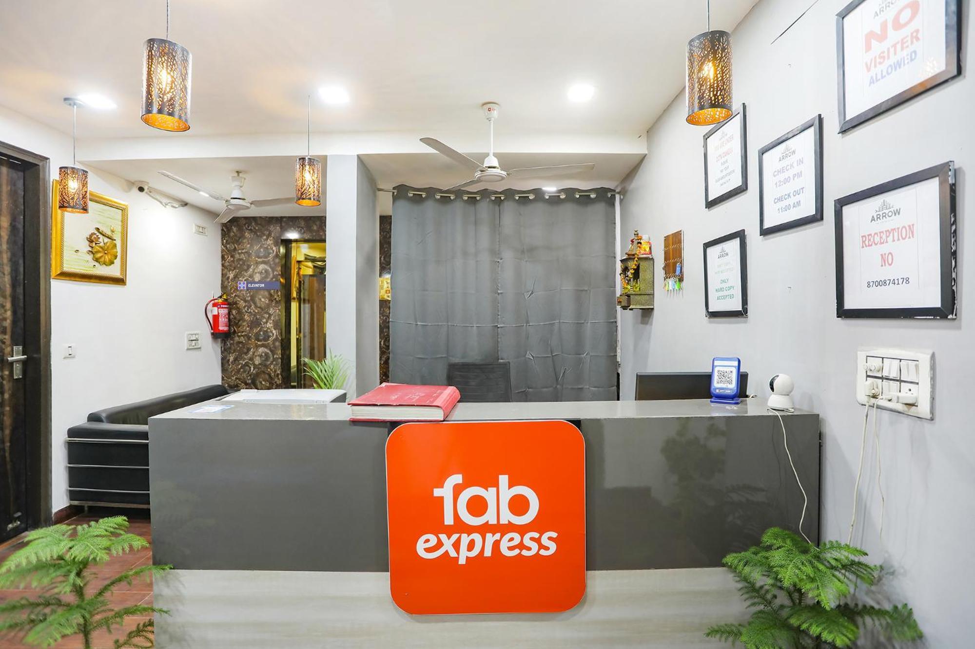 Fabexpress The Arrow Hotel New Delhi Exterior photo