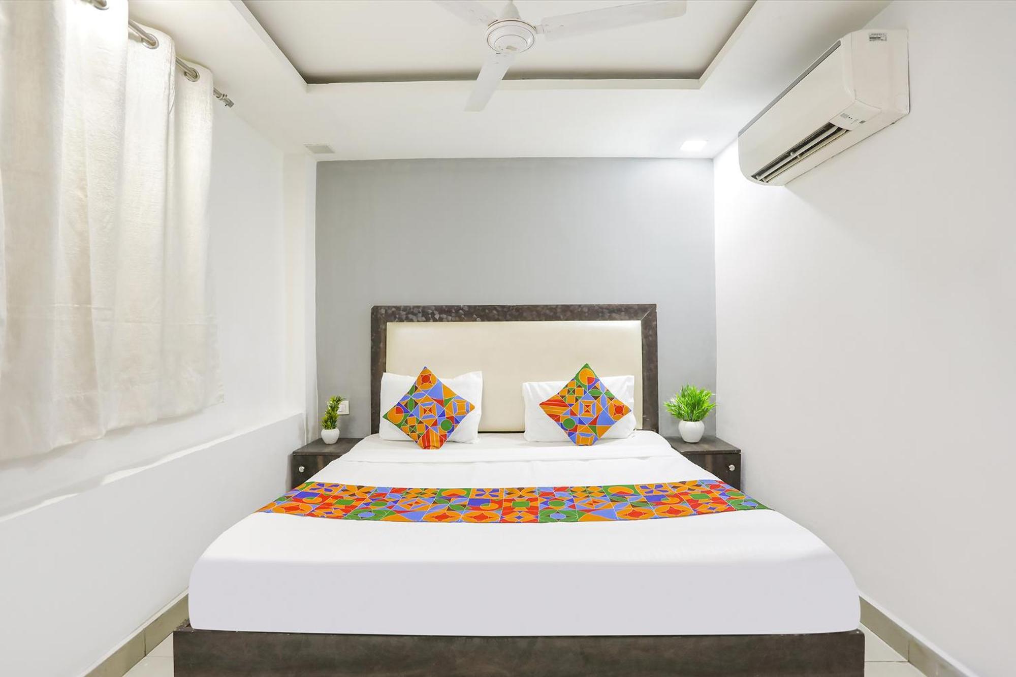 Fabexpress The Arrow Hotel New Delhi Exterior photo